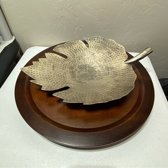 Large Hammered Metal Leaf Fall Maple Footed Platter Tray - Picture 6 of 7